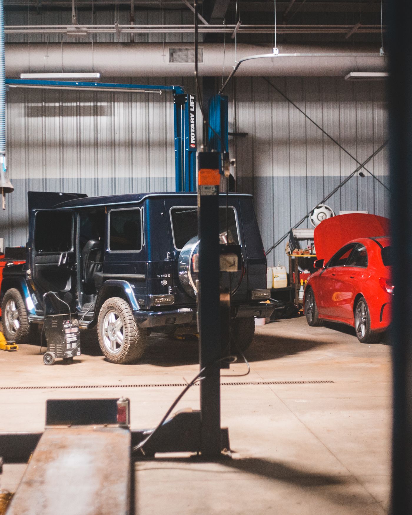 Arbeit von KFZ-Werkstatt