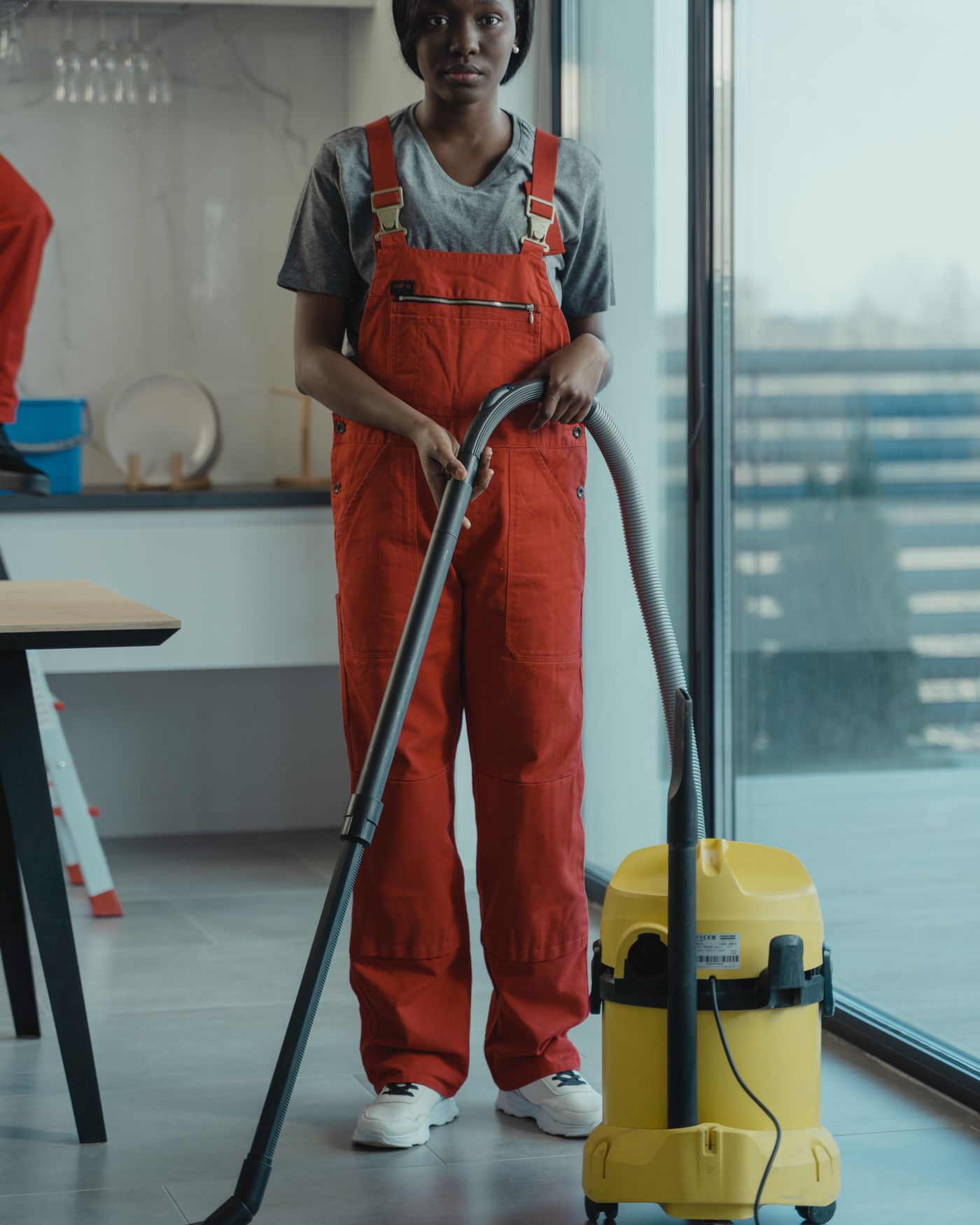 GlanzWerk-Team bei professioneller Gebäudereinigung in Kiel